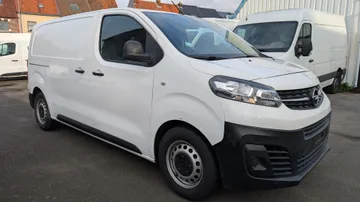 Fuvarozó Kisteherautó magas és hosszú Renault Master -ban/-ben Zurich Svájc